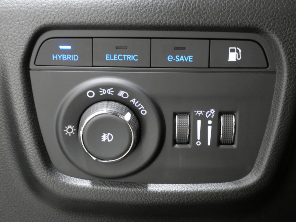 Used 2023 Jeep Grand Cherokee Summit w/ High Altitude Package AWD/4WD image 16