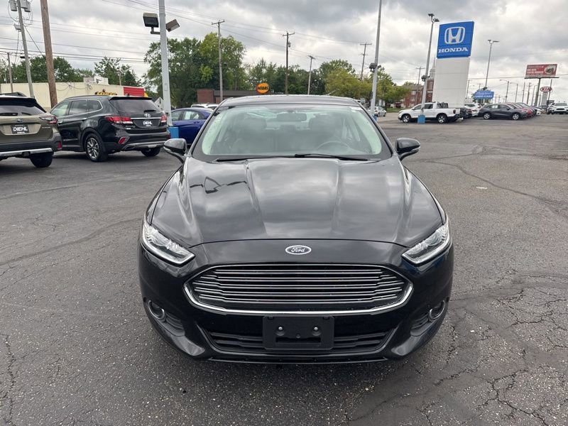 Used 2014 Ford Fusion SE w/ Equipment Group 202A FWD image 2