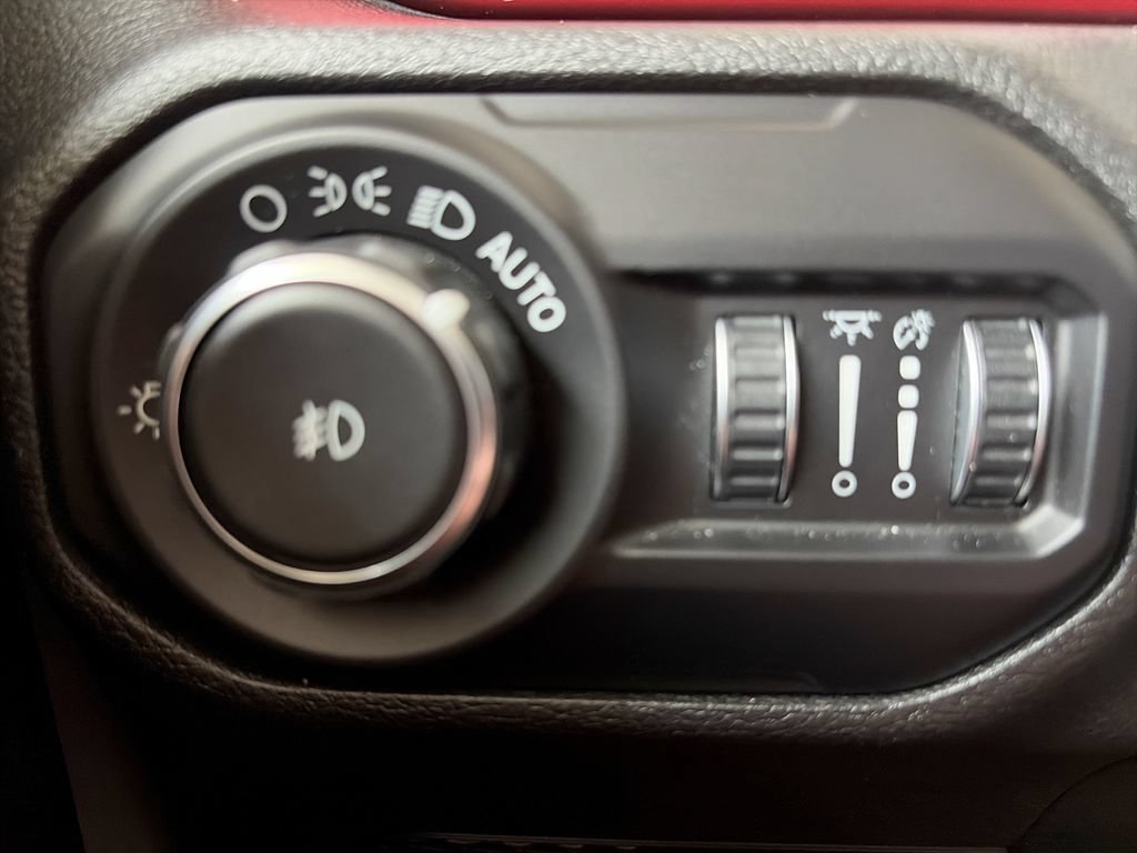 Used 2021 Jeep Wrangler Rubicon AWD/4WD image 18