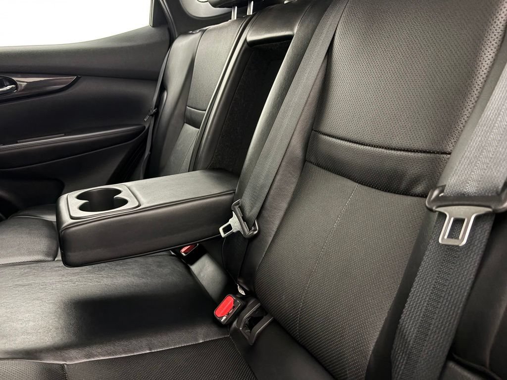 Used 2022 Nissan Rogue Sport SL AWD/4WD image 29