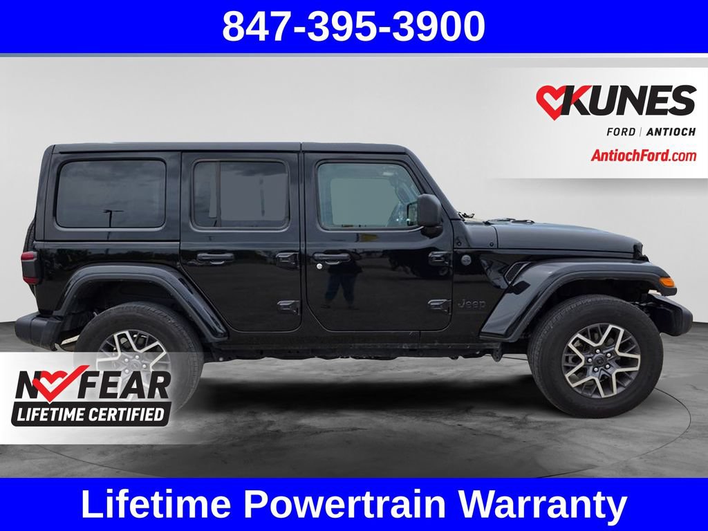 Used 2025 Jeep Wrangler Unlimited Sahara AWD/4WD image 10