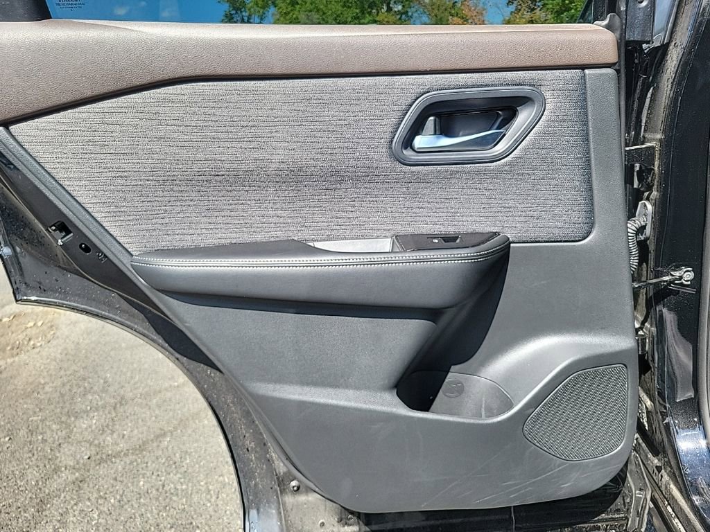 Certified 2022 Nissan Rogue SV image 21