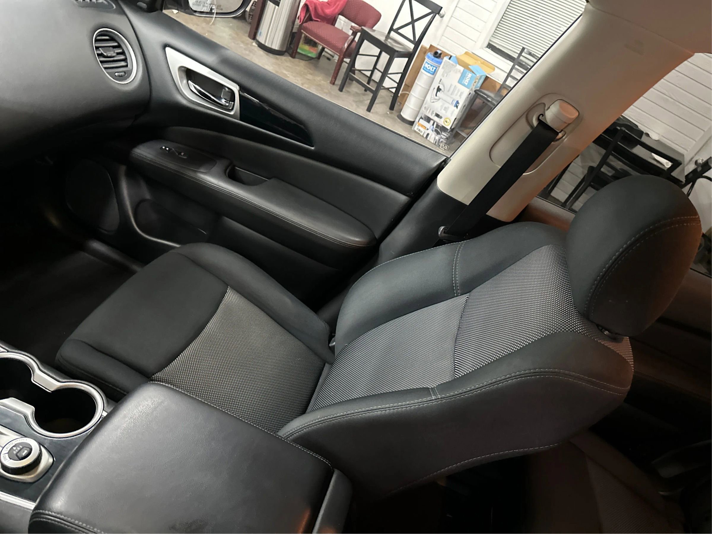 Used 2019 Nissan Pathfinder SV image 30