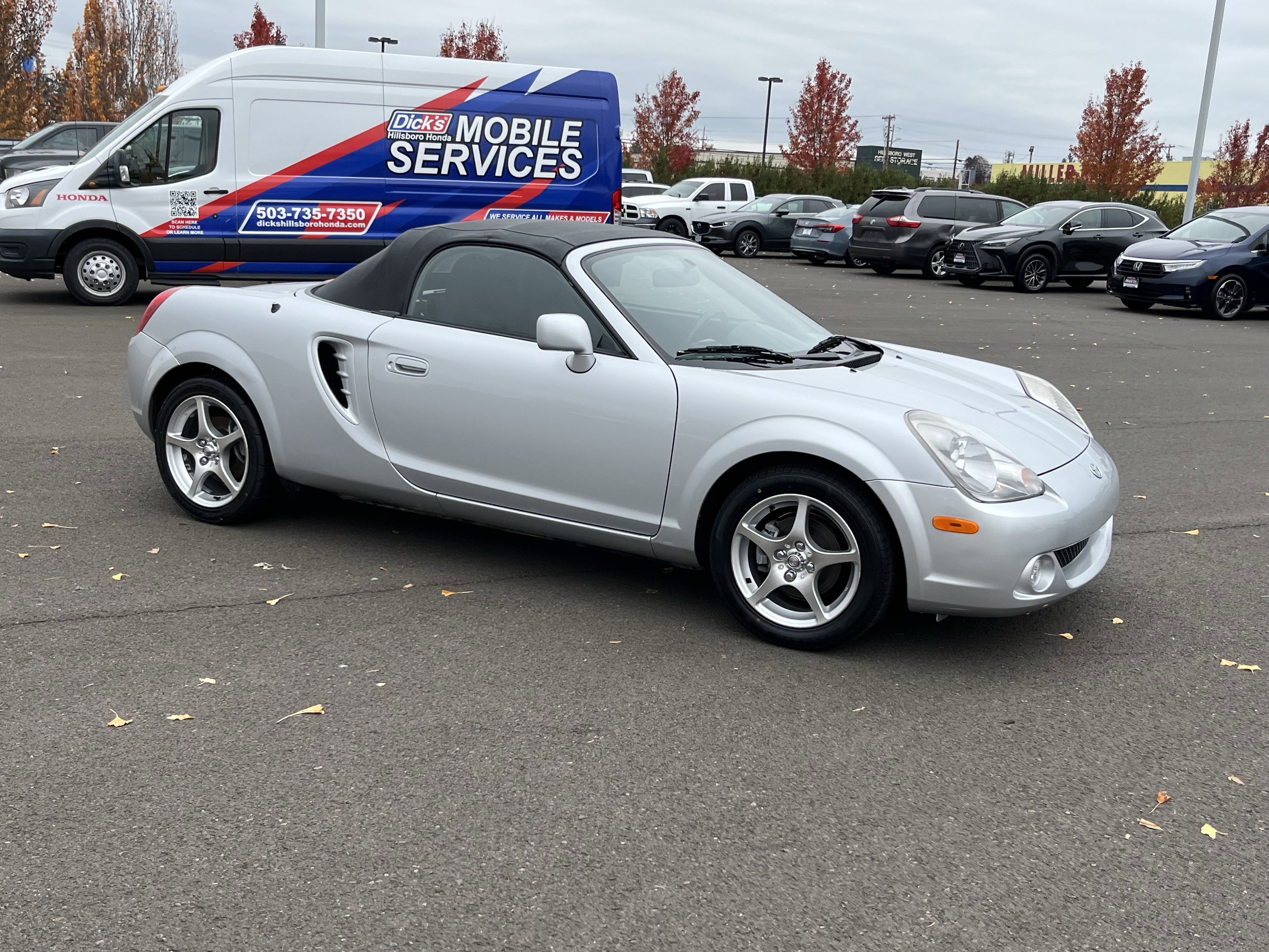 Used 2004 Toyota MR2 image 8
