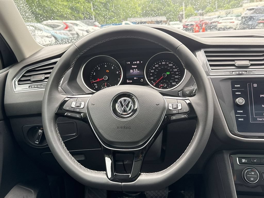 Used 2021 Volkswagen Tiguan SE w/ Panoramic Sunroof Package AWD/4WD image 11