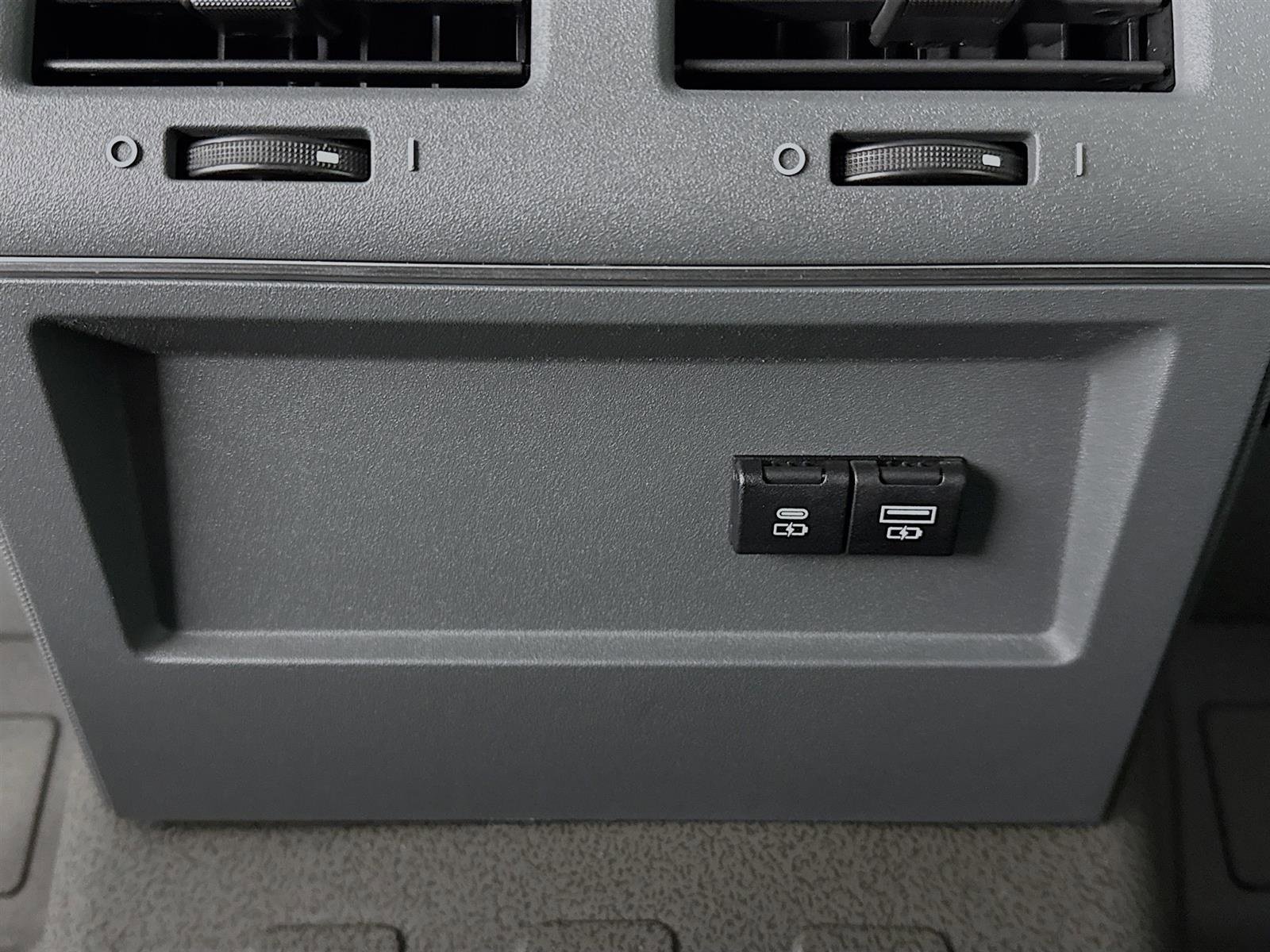 Used 2025 INEOS Grenadier Fieldmaster Edition image 25