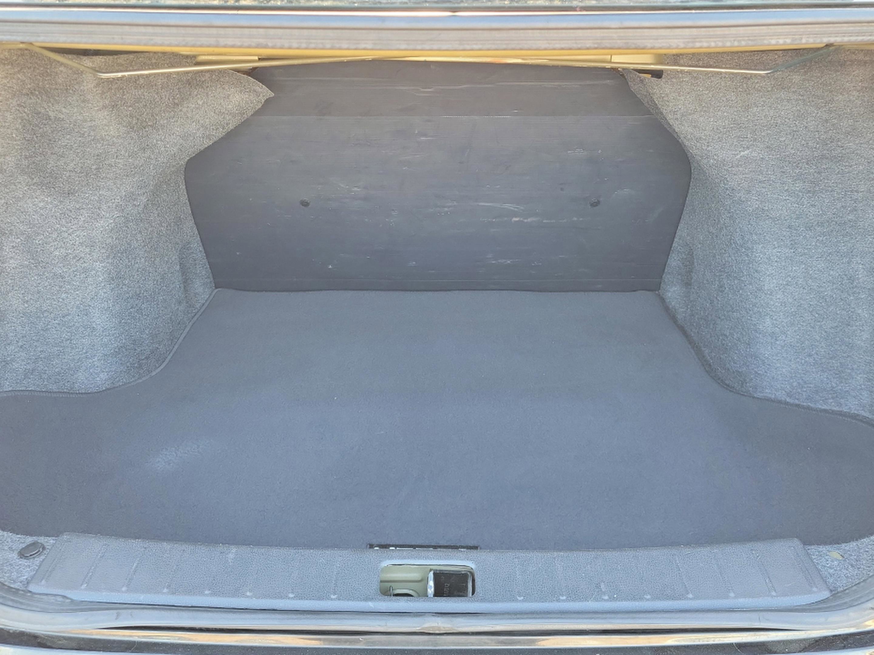 Used 2018 Nissan Versa S Plus image 9