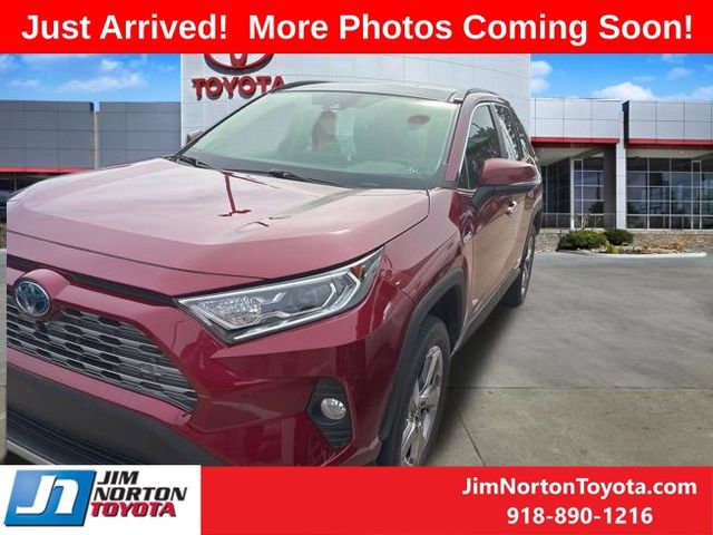 Used 2020 Toyota RAV4 Limited AWD/4WD image 3