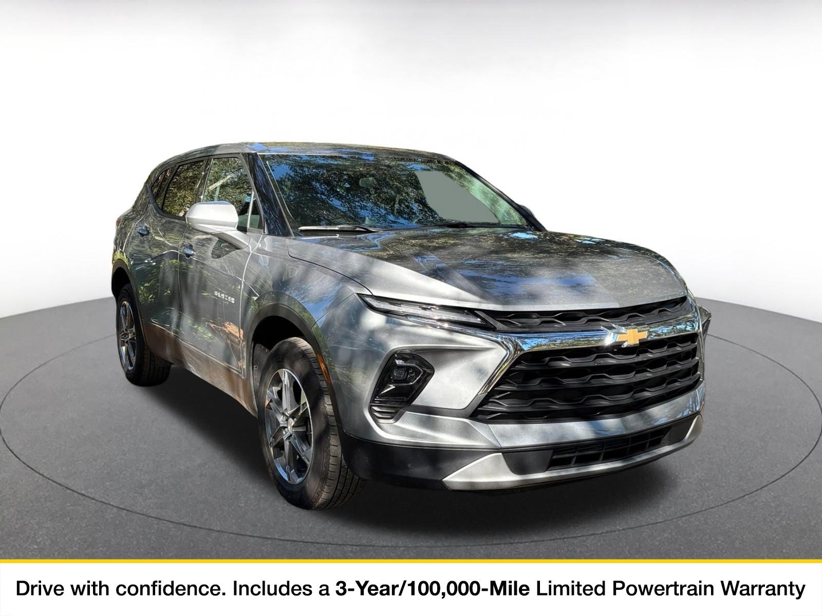 Used 2026 Chevrolet Blazer LT FWD image 1