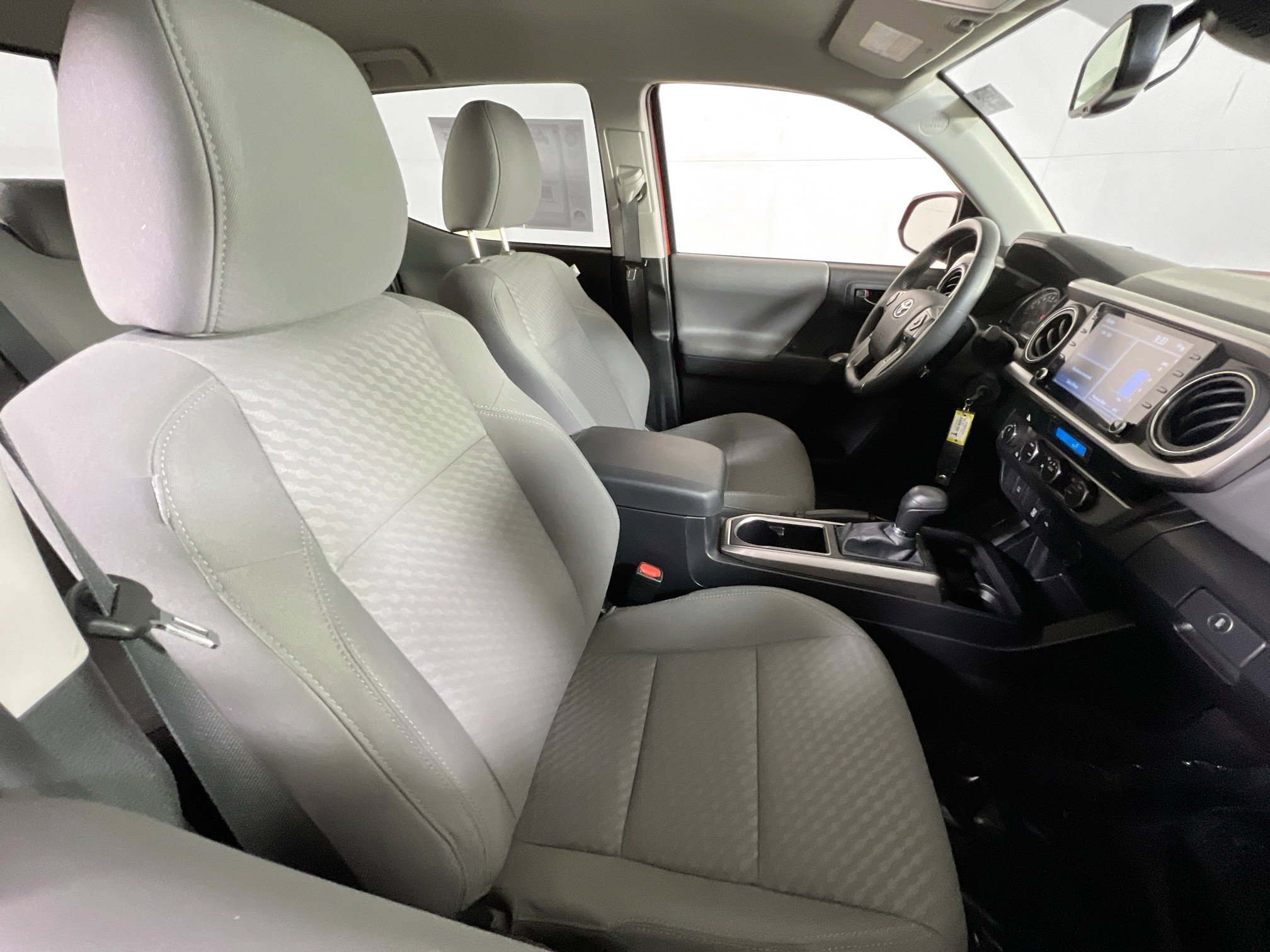 Used 2022 Toyota Tacoma SR5 image 25