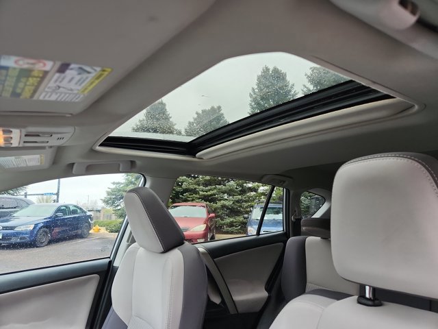 Used 2015 Toyota RAV4 XLE FWD image 16