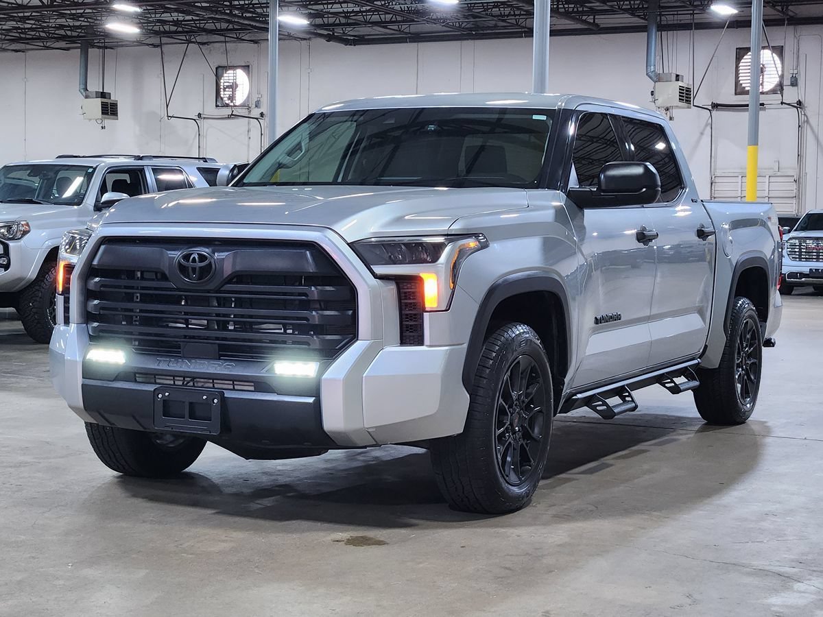 Used 2022 Toyota Tundra SR5 AWD/4WD image 4