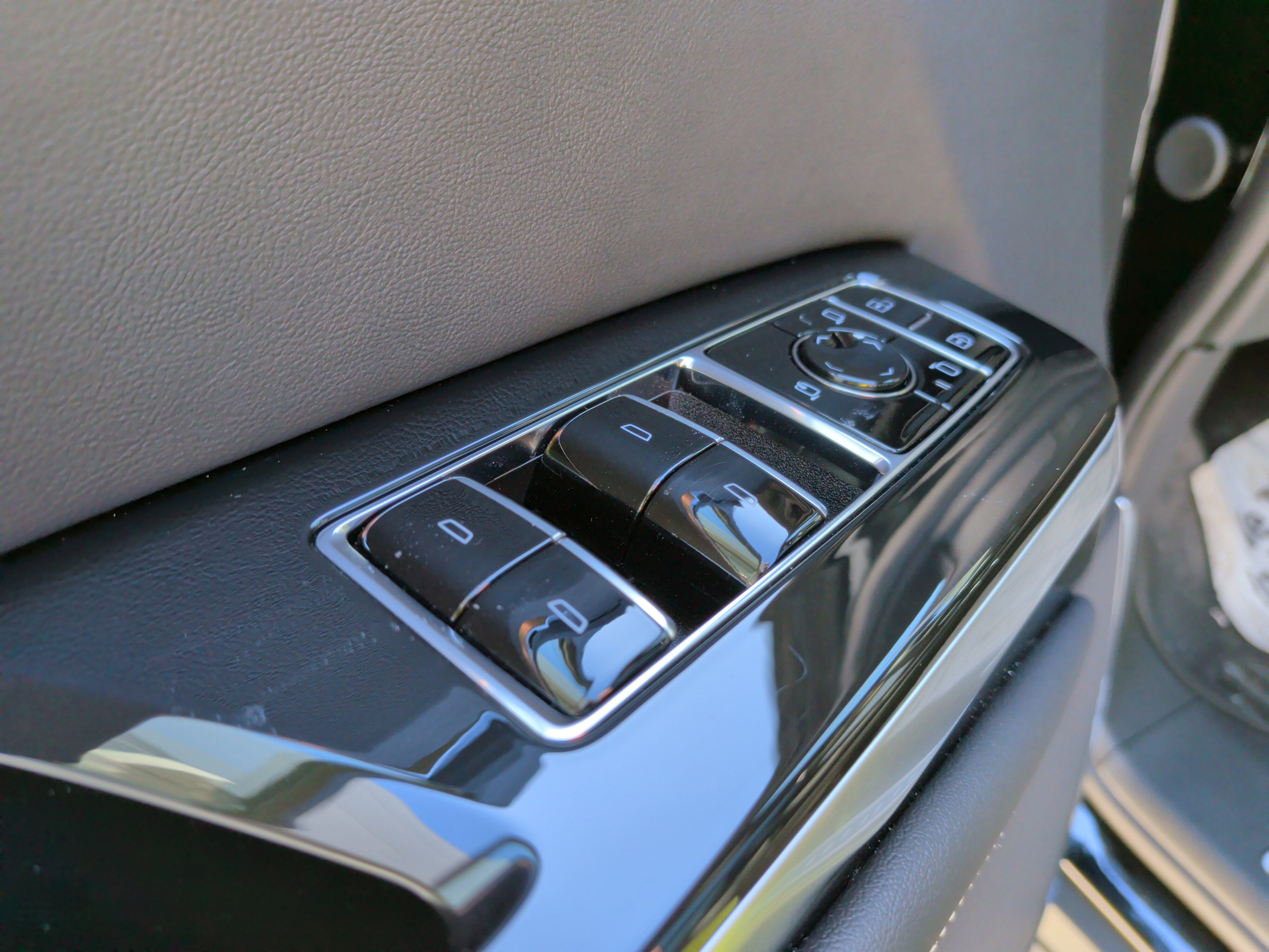 Used 2026 Cadillac Escalade Sport w/ Touring Package image 15