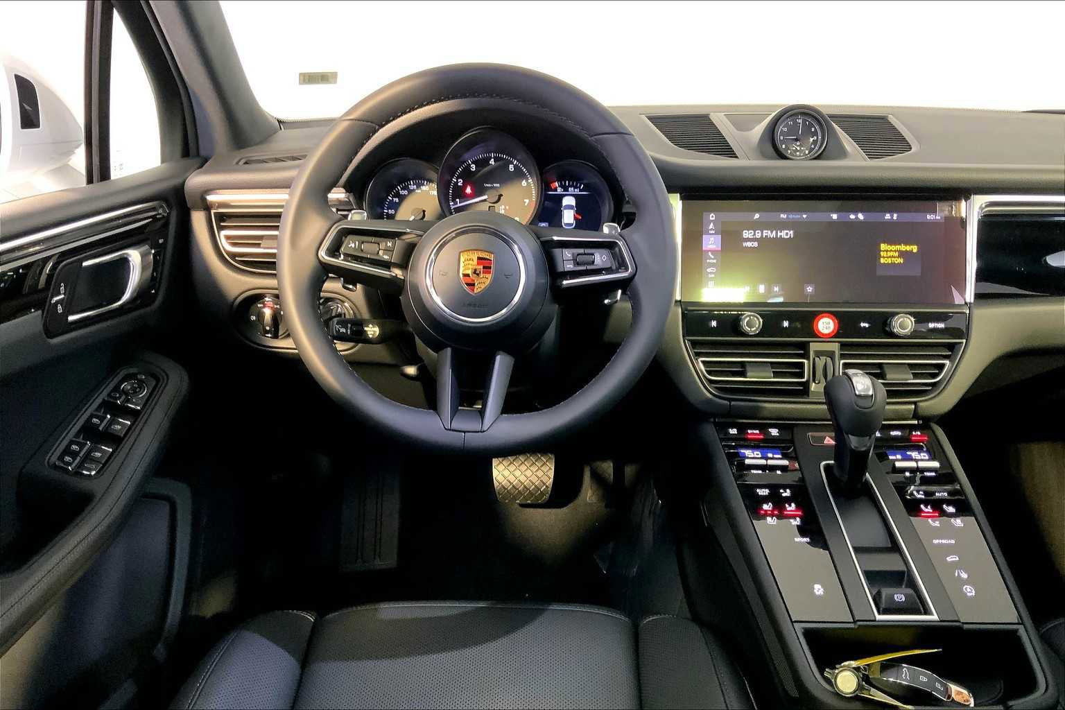 New 2026 Porsche Macan image 13