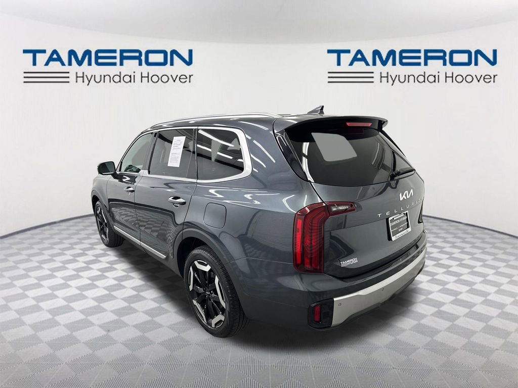 Used 2024 Kia Telluride S image 3