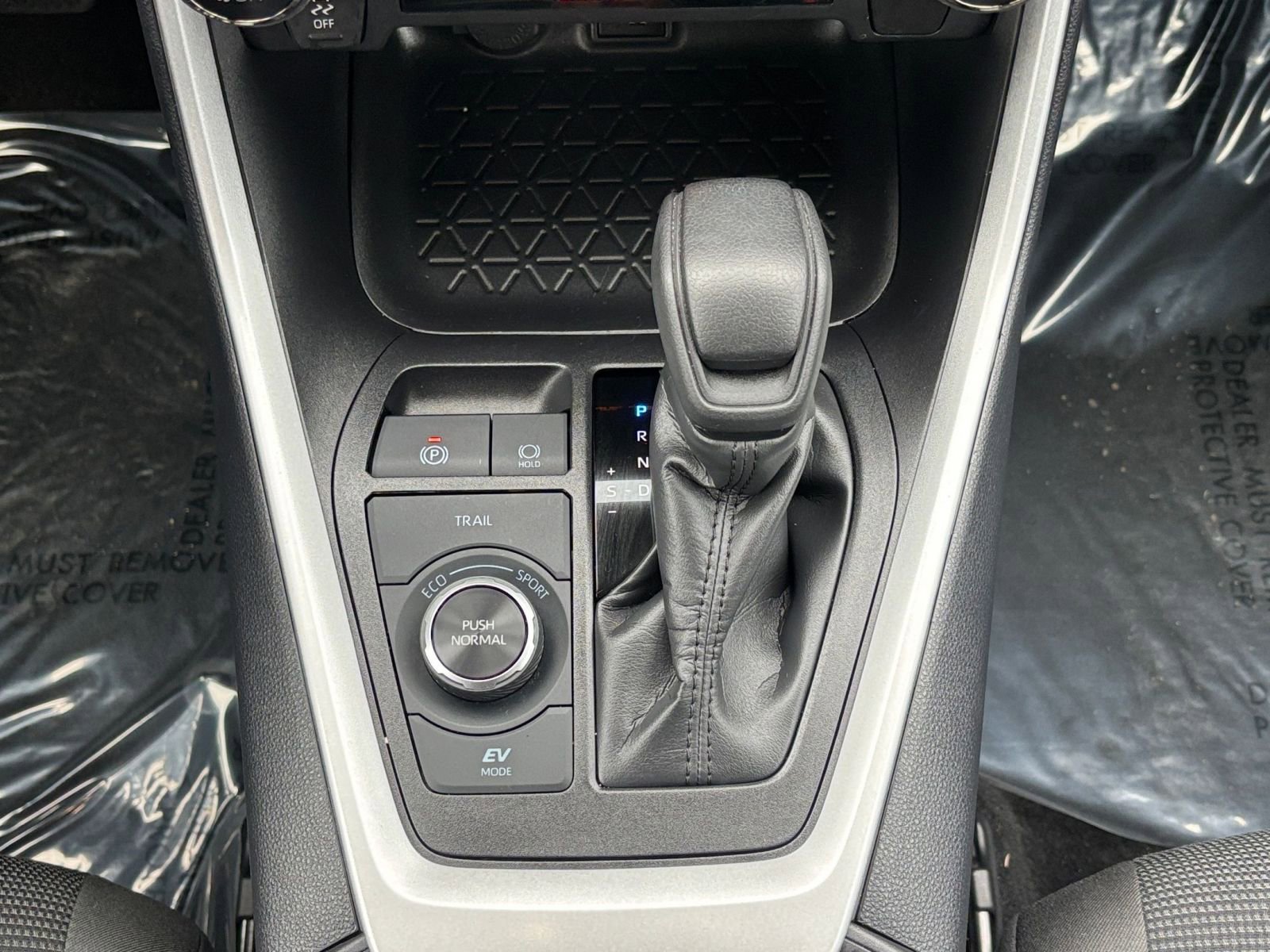 Used 2025 Toyota RAV4 LE image 37