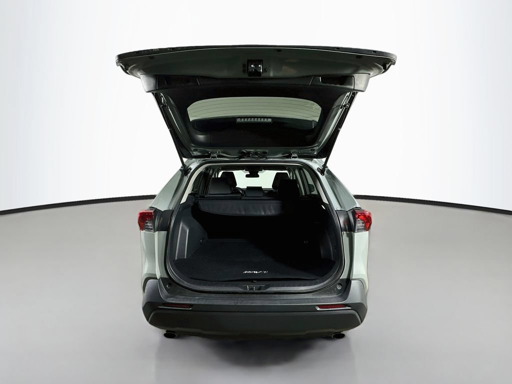 Used 2022 Toyota RAV4 XLE FWD image 36