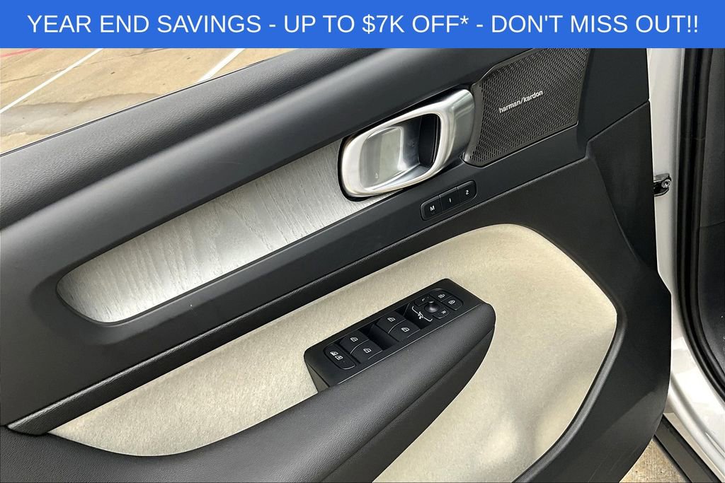 Used 2025 Volvo XC40 B5 Ultra w/ Protection Package Premier image 23