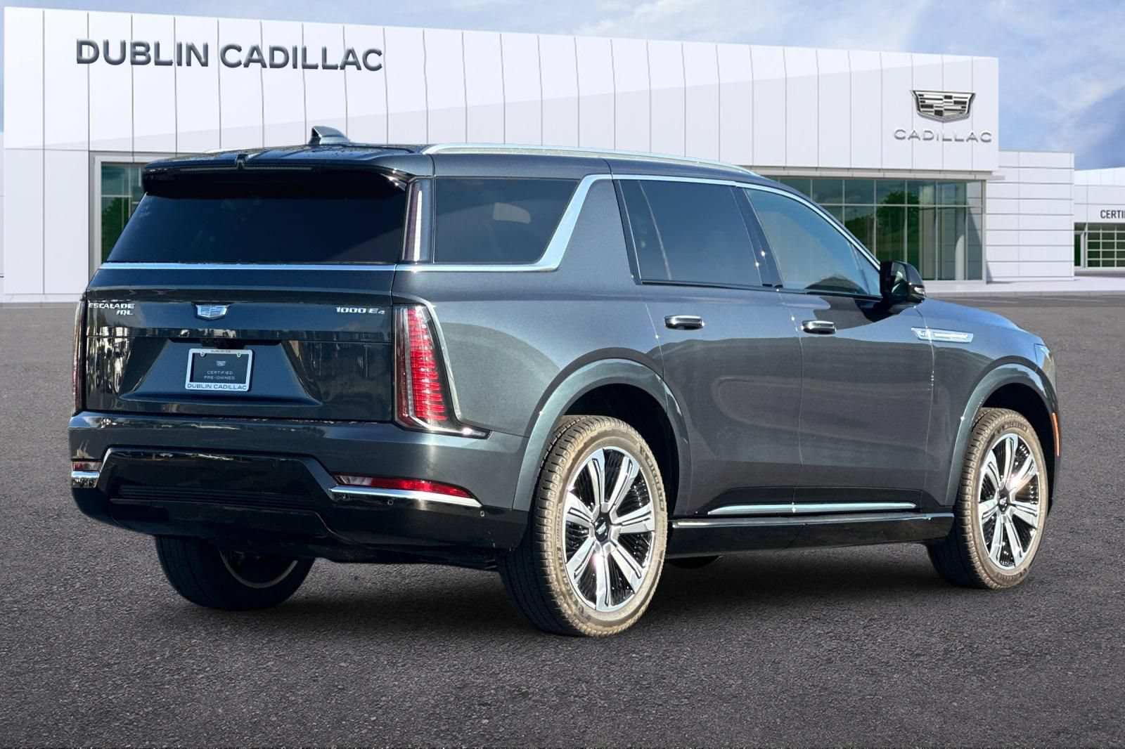 Certified 2026 Cadillac Escalade IQL Luxury AWD/4WD image 4