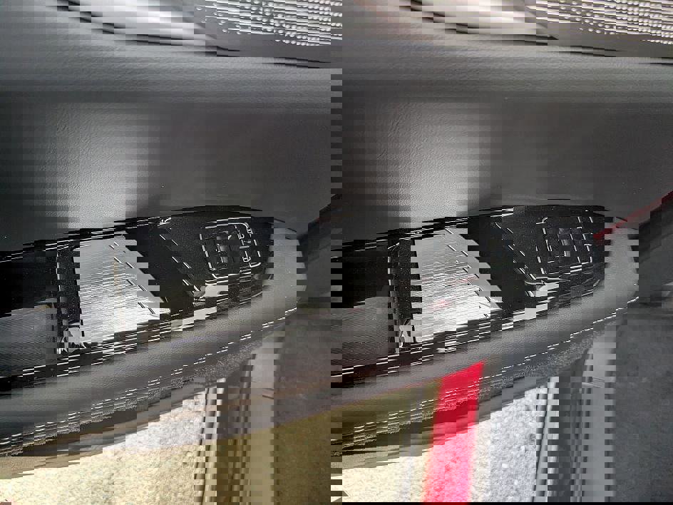 New 2025 Cadillac Optiq Luxury 2 image 23