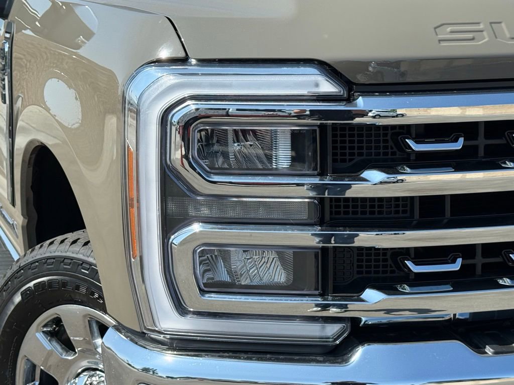 New 2026 Ford F250 4x4 Crew Cab Super Duty image 3