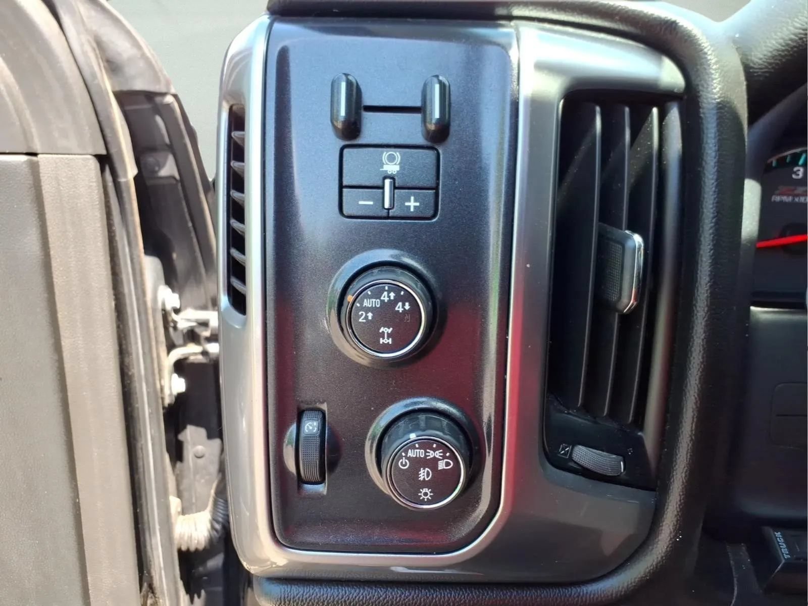 Used 2016 Chevrolet Silverado 1500 LT w/ All Star Edition AWD/4WD image 14