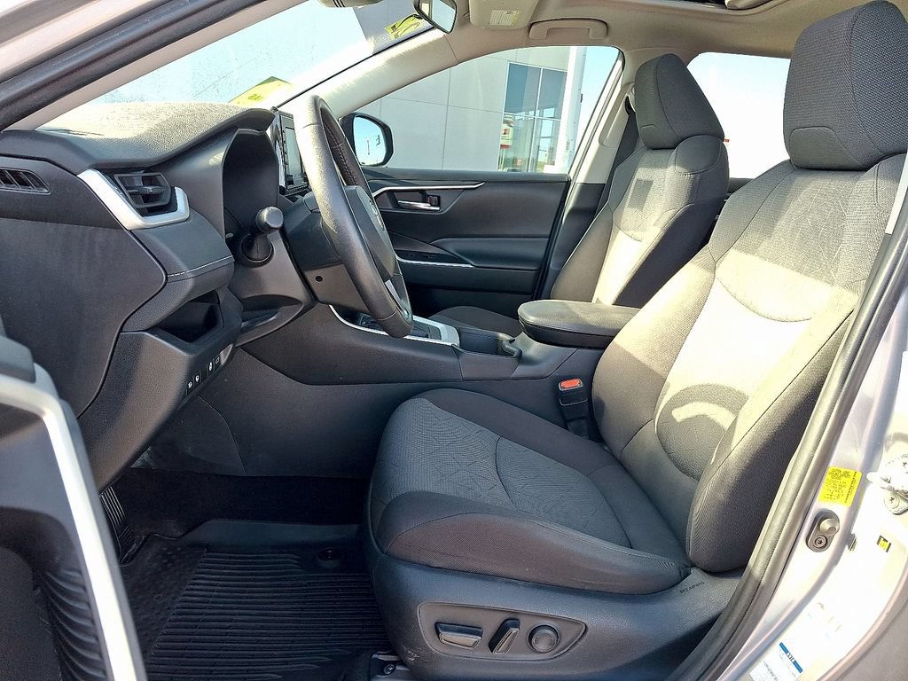 Used 2022 Toyota RAV4 XLE w/ Convenience Package AWD/4WD image 17