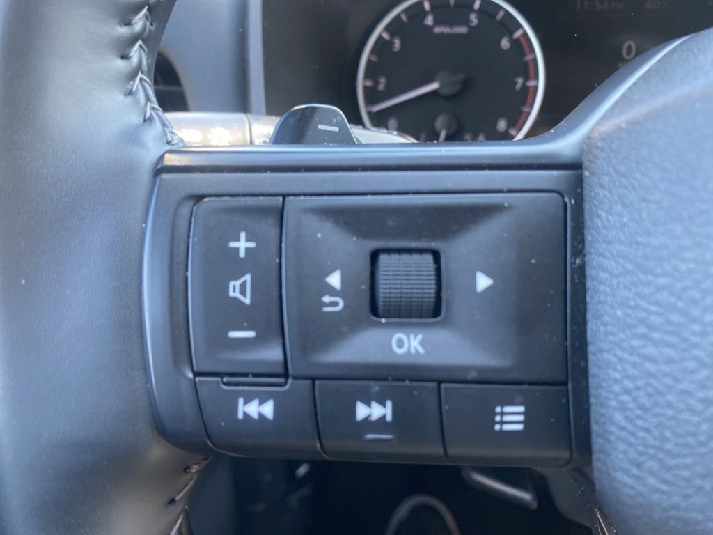 Used 2025 Nissan Rogue SV image 16