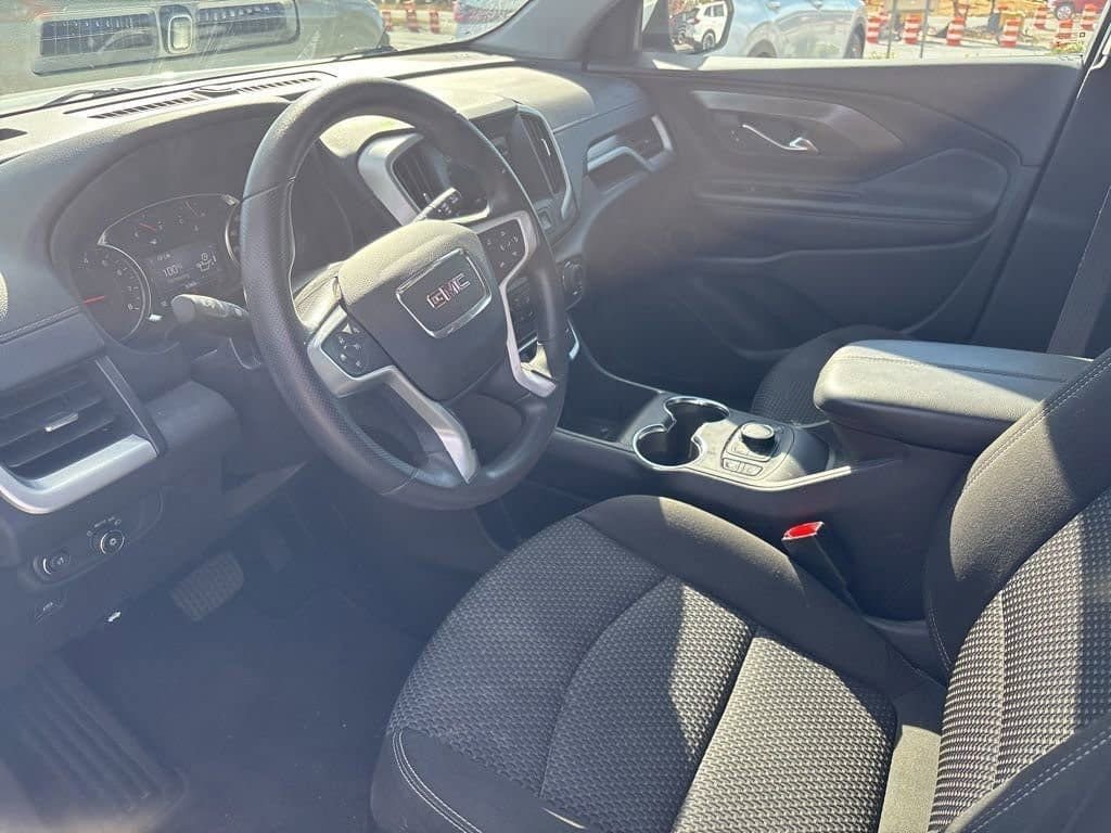 Used 2022 GMC Terrain SLE w/ Driver Convenience Package image 10