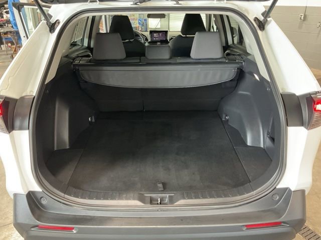 Used 2024 Toyota RAV4 XLE AWD/4WD image 20