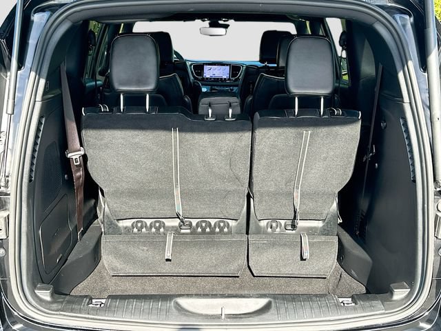Used 2025 Chrysler Pacifica Limited w/ Uconnect Theater Family Group AWD/4WD image 30