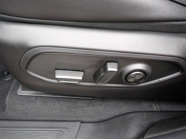 New 2025 Jeep Grand Cherokee Limited w/ Black Appearance Package image 17