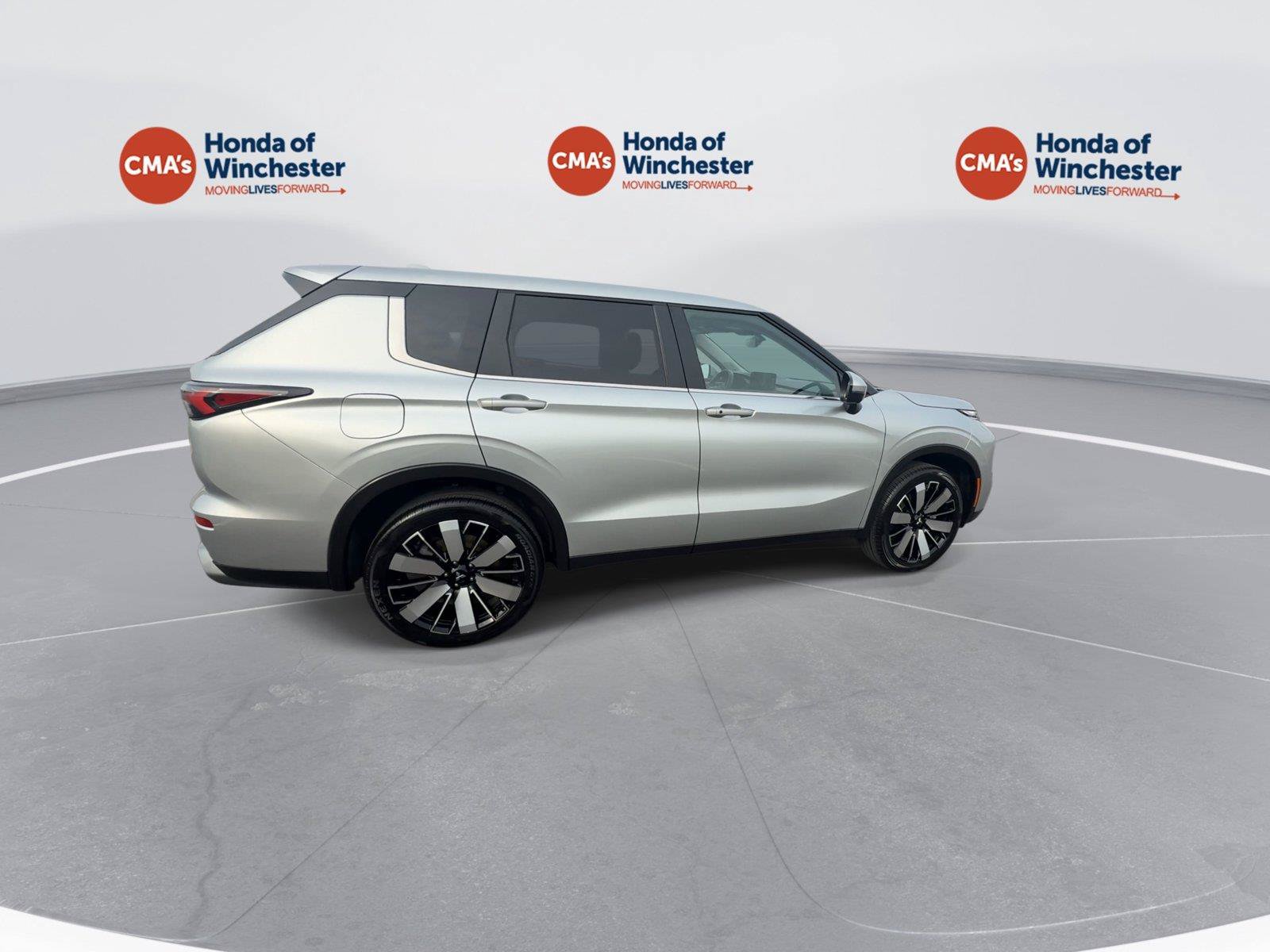 Used 2025 Mitsubishi Outlander SE AWD/4WD image 8