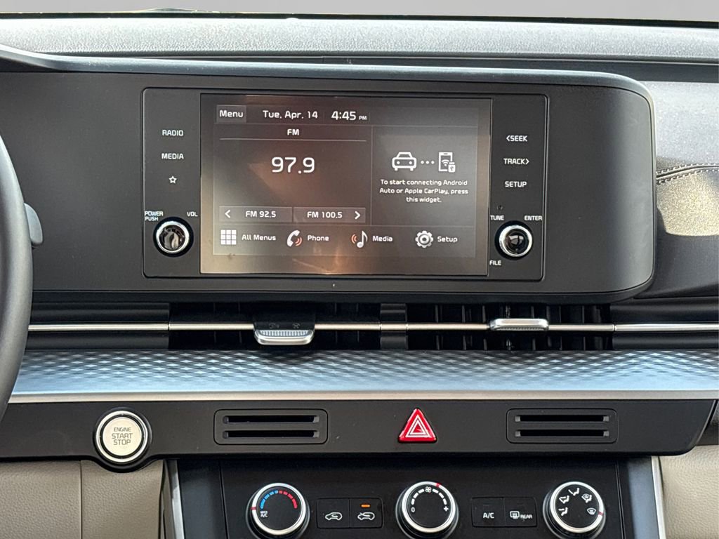 Certified 2023 Kia Carnival LX image 18