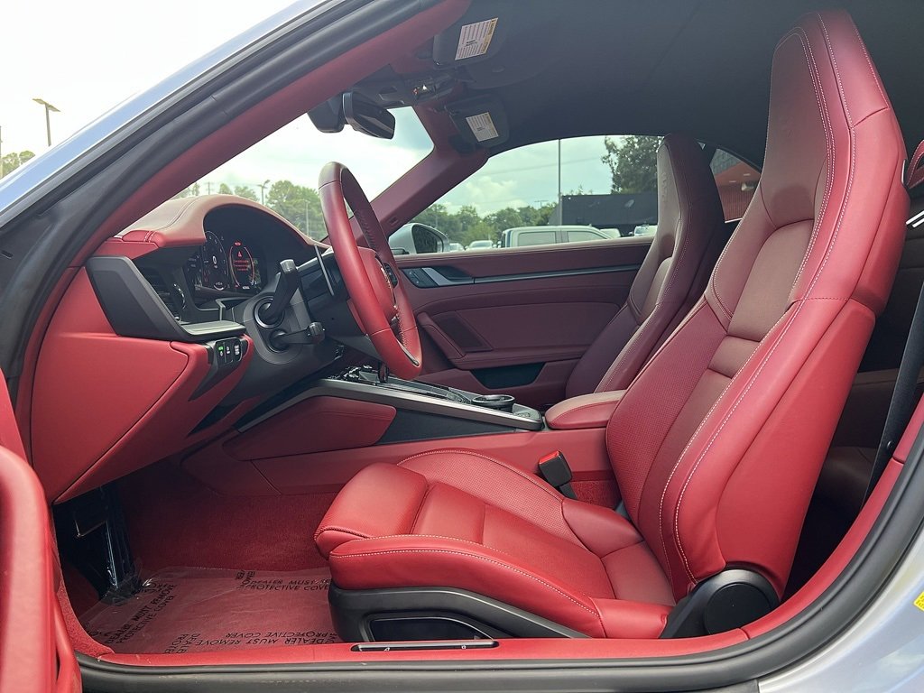 Used 2025 Porsche 911 Carrera image 30