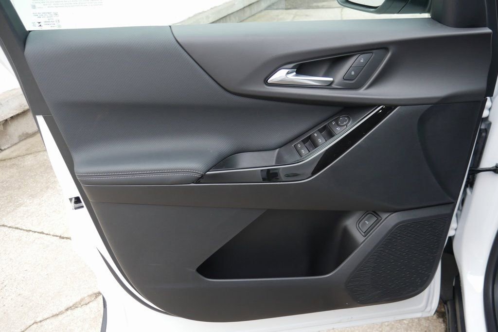 New 2026 Chevrolet Equinox LT w/ Convenience Package II image 28