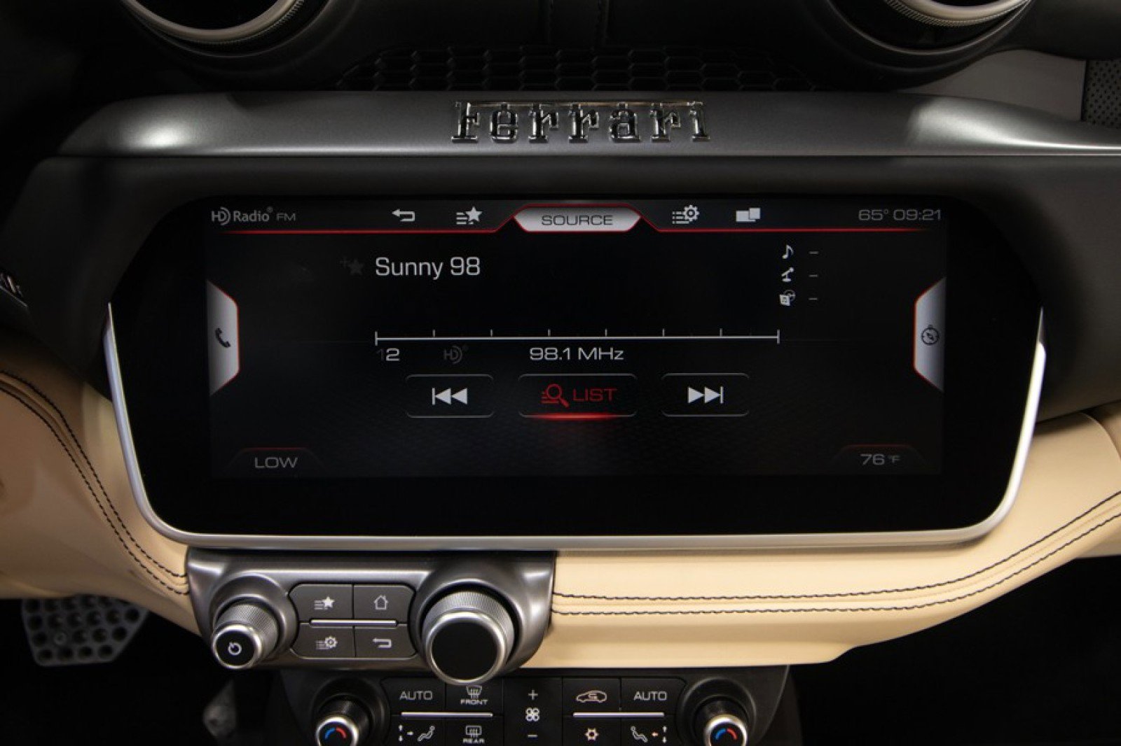 Used 2020 Ferrari Portofino image 36