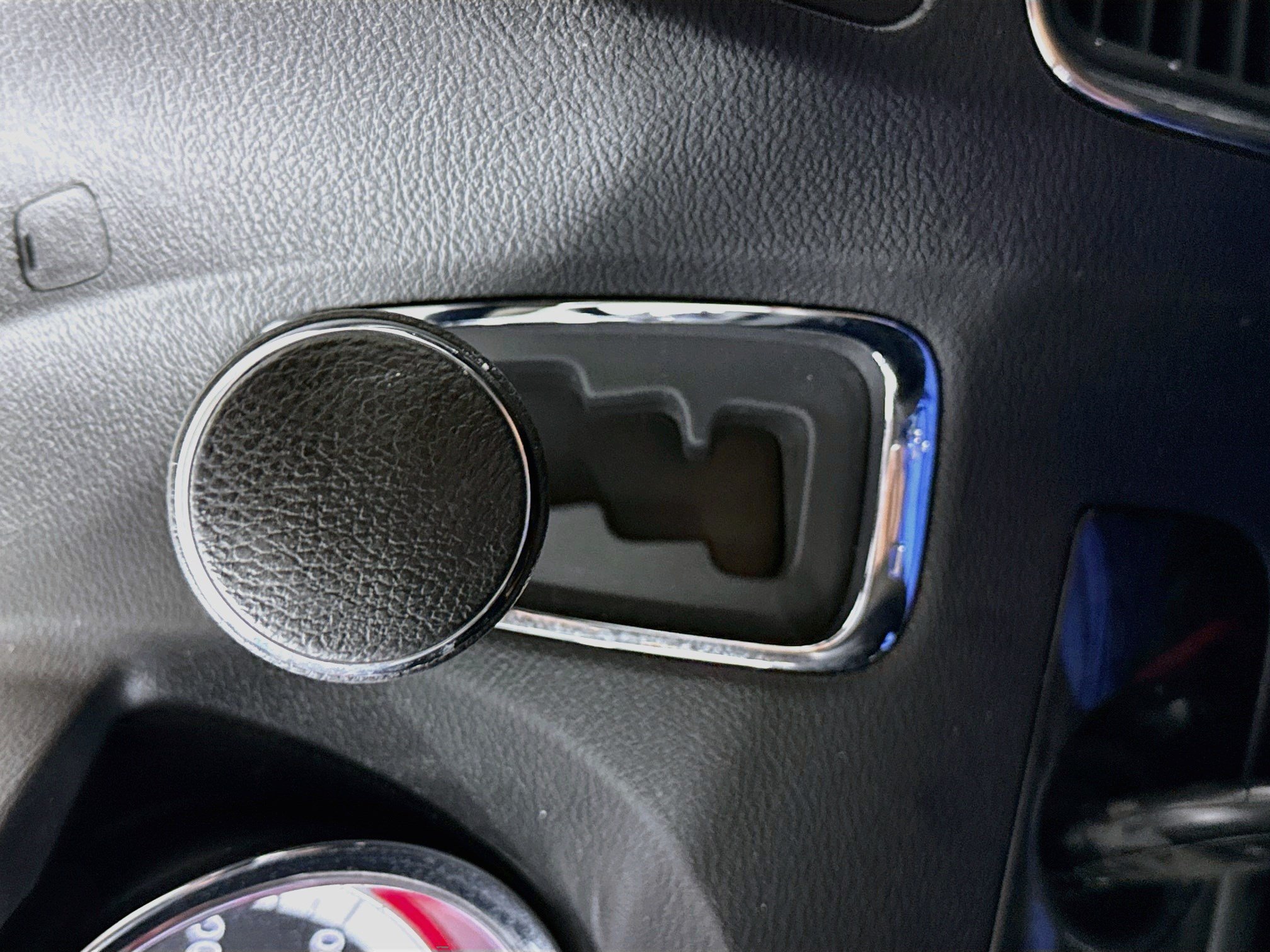 Used 2018 Dodge Grand Caravan SE w/ UConnect Hands-Free Group FWD image 20