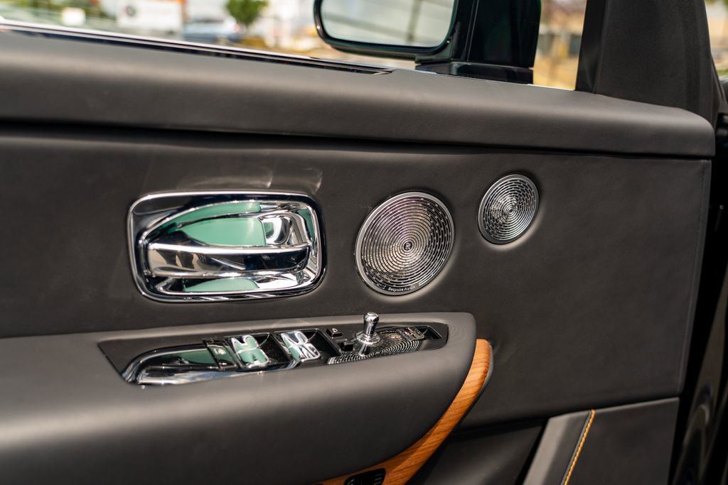 Used 2025 Rolls-Royce Cullinan image 14