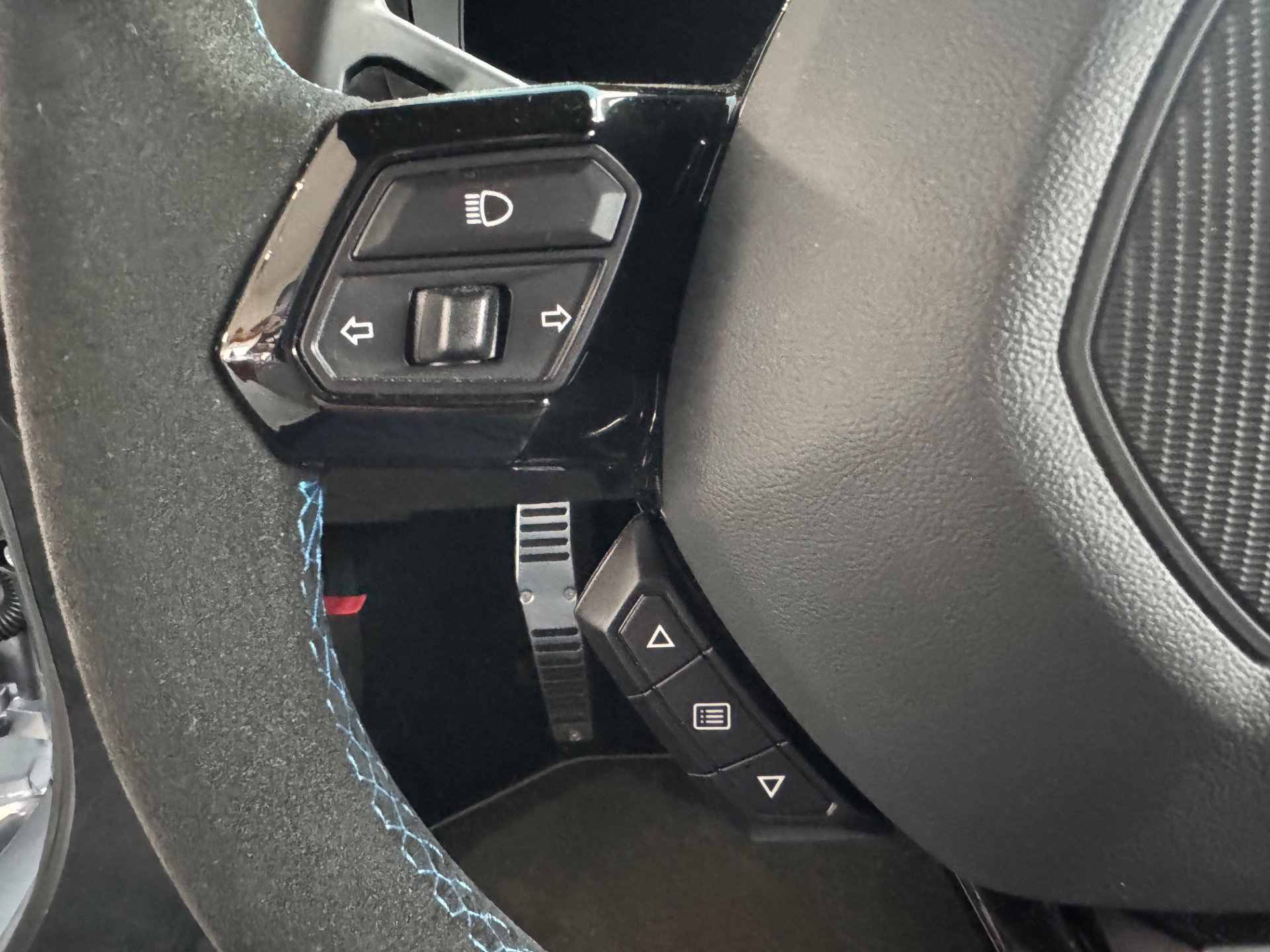 Used 2023 Lamborghini Huracan STO image 19