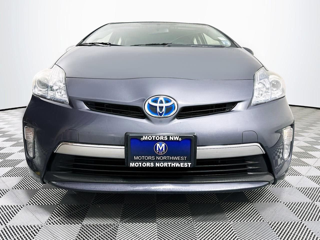 Used 2015 Toyota Prius Prime Plug-In Hybrid image 3