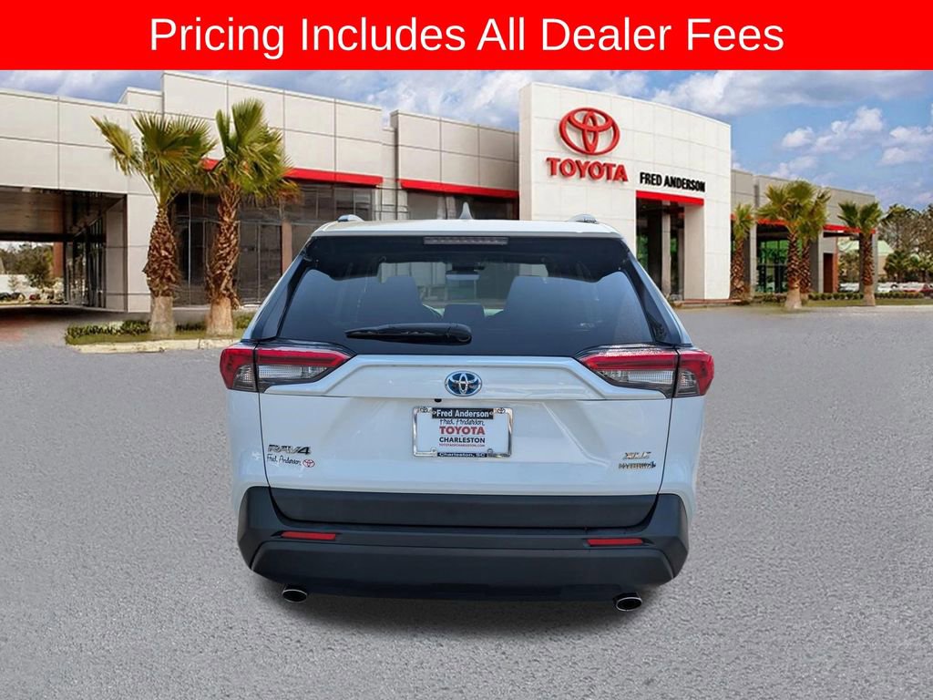Certified 2020 Toyota RAV4 XLE w/ Convenience Package AWD/4WD image 6