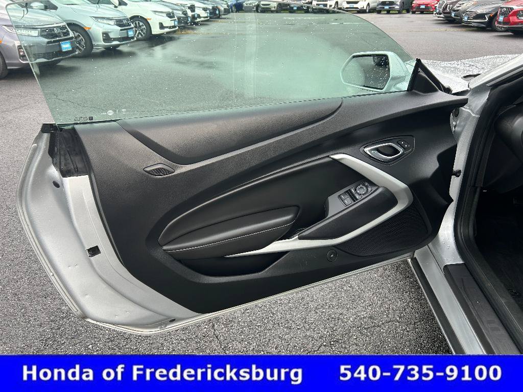 Used 2017 Chevrolet Camaro LT RWD image 9