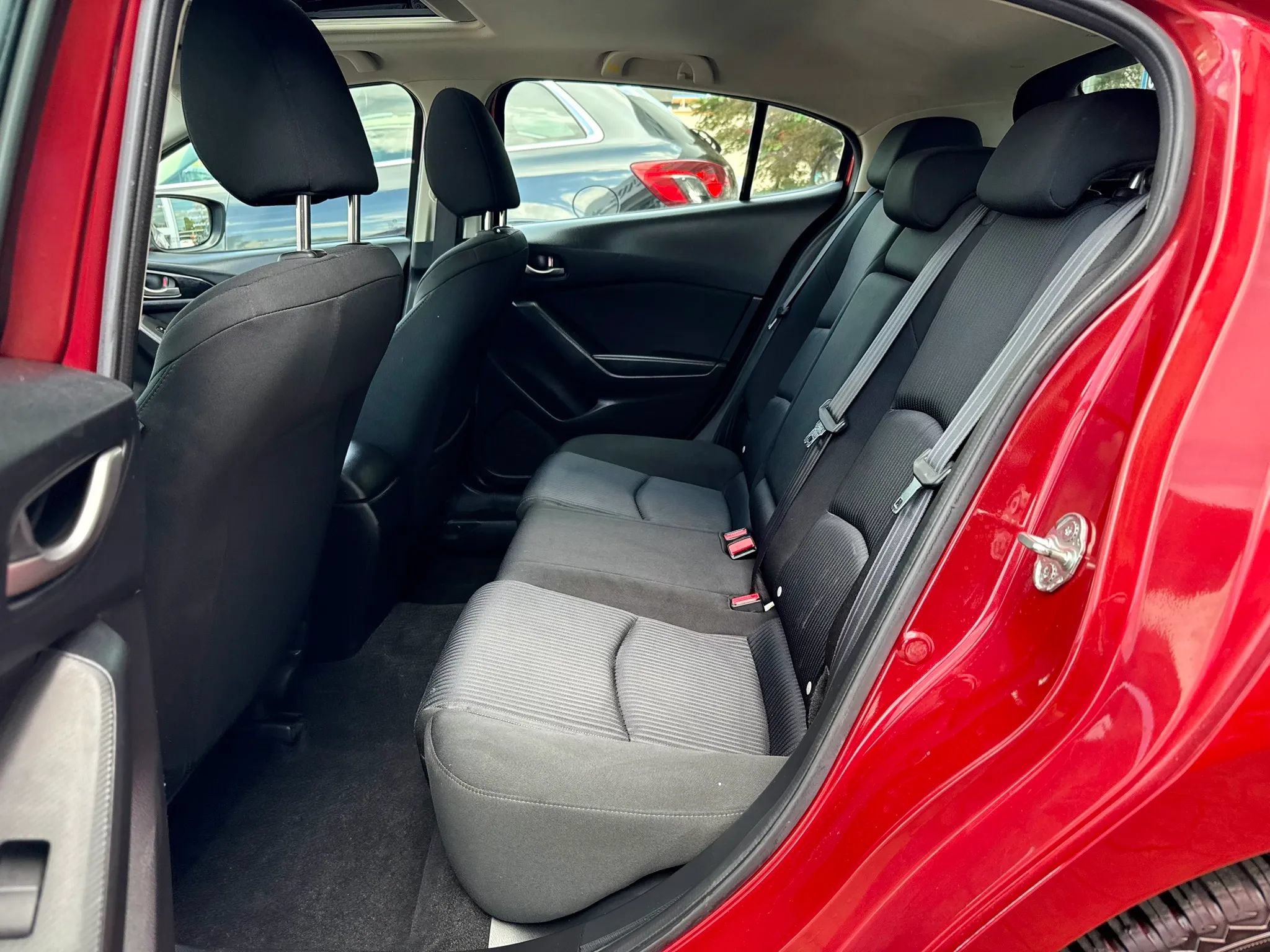 Used 2016 MAZDA MAZDA3 i Touring w/ Popular Equipment Package FWD image 27