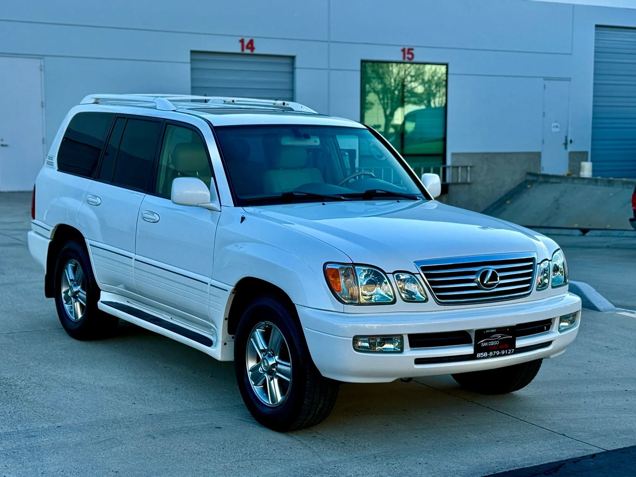 Used 2006 Lexus LX 470 4WD image 3