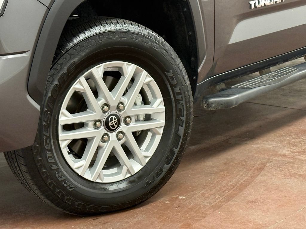 Certified 2025 Toyota Tundra SR5 w/ SR5 Premium Package AWD/4WD image 18