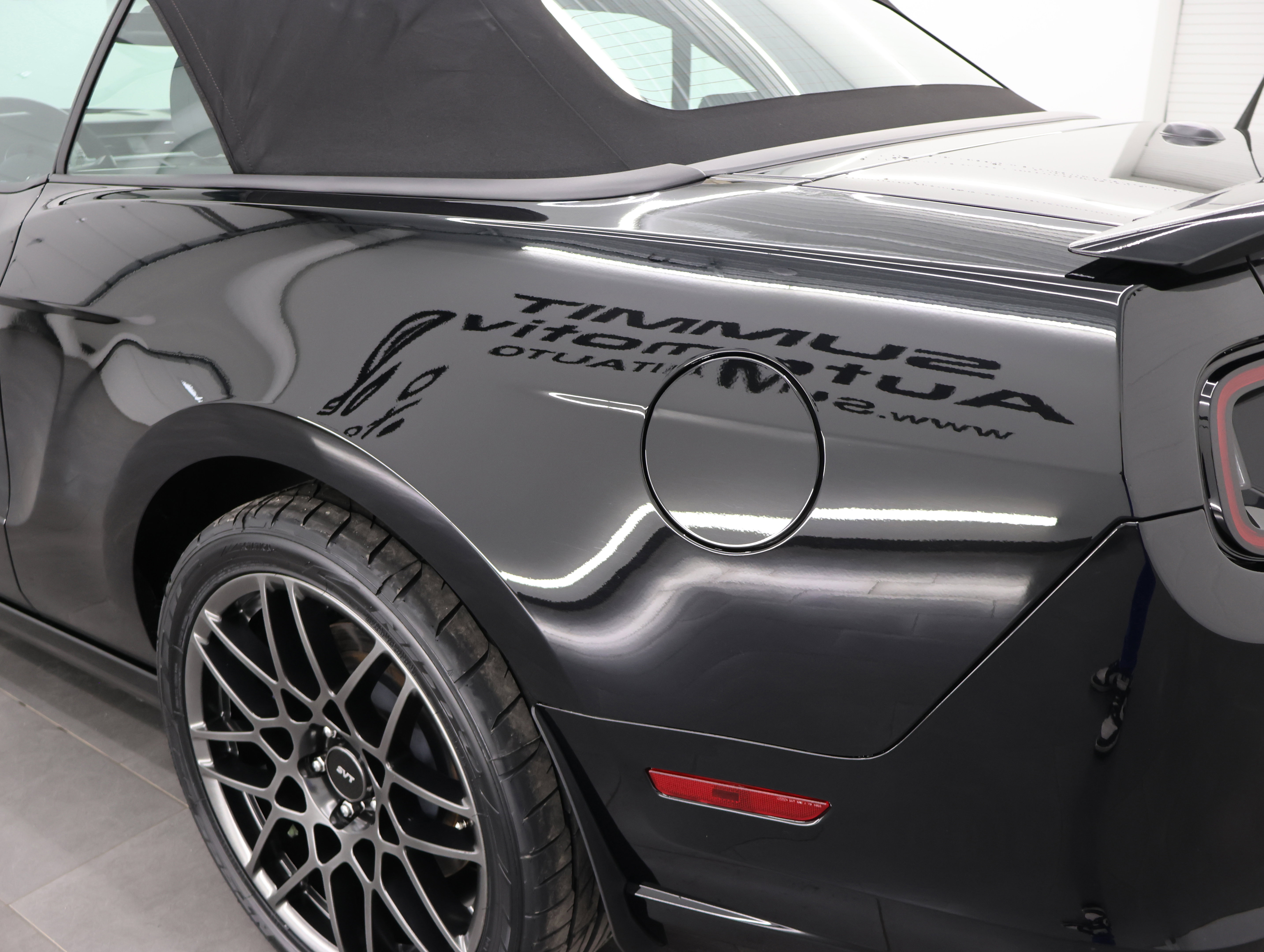 Used 2013 Ford Mustang Shelby GT500 RWD image 29