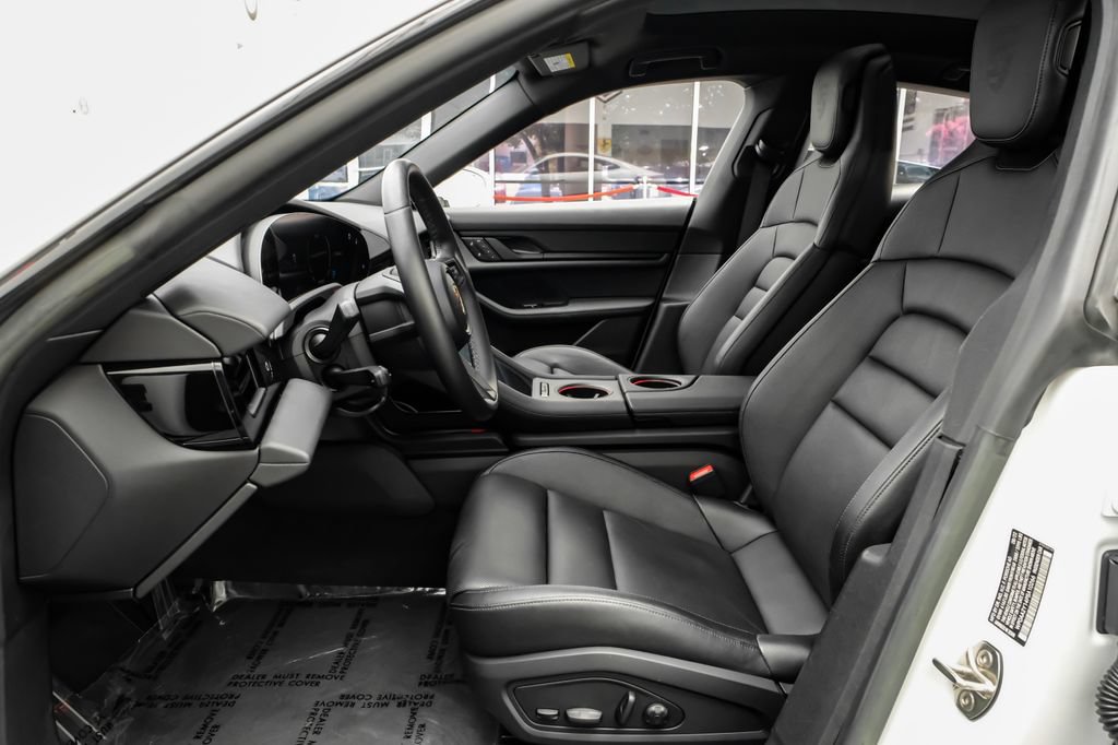 Used 2023 Porsche Taycan RWD image 4