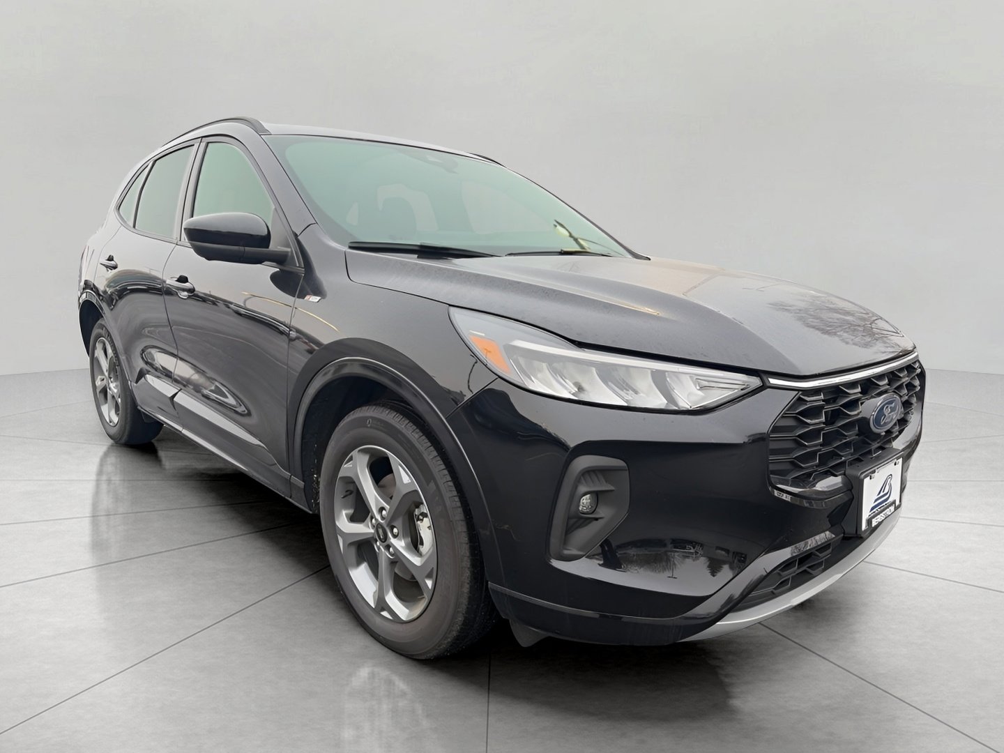 Certified 2023 Ford Escape ST-Line Select w/ Tech Pack #2 AWD/4WD image 1