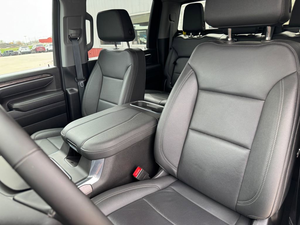 Used 2025 Chevrolet Silverado 3500 LTZ w/ LTZ Premium Package image 27